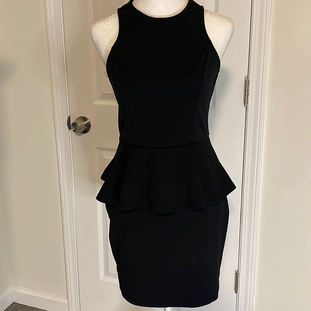 LUSH Sleeveless Mini Dress Size Medium Color Black.